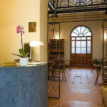 Hotel Montehueznar 2*